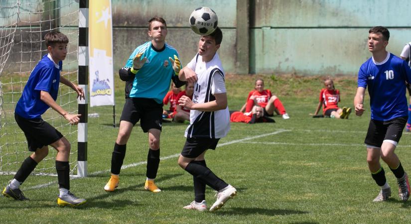 Elkezdődtek a labdarúgó Diákolimpia döntői Debrecenben