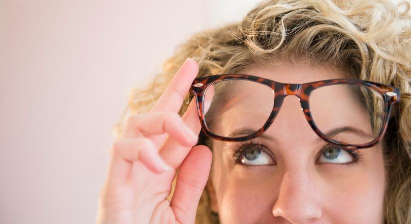 Multifokális szemüveg árak: miért jó és mennyibe kerül egy multifokális szemüveg?