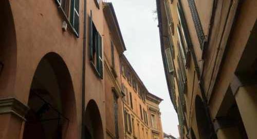 Bologna - a terrakotta színű középkori városka, Európa legelső egyetemének otthona