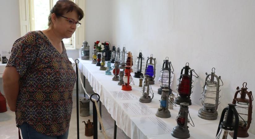 Palotán találkoztak az ország lámpagyűjtői - Galéria