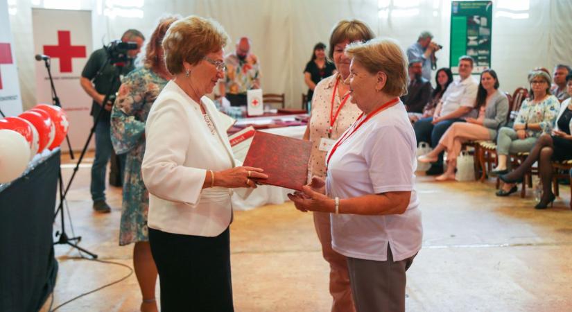 Átadták a Magyar Vöröskereszt elismeréseit Szajolban