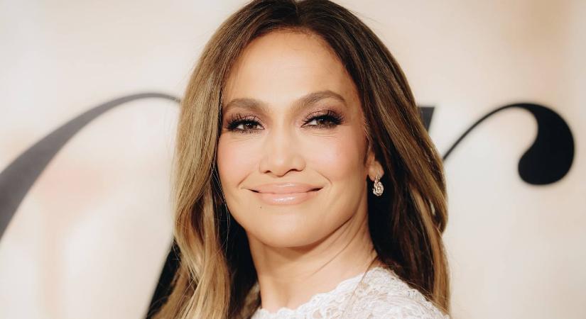 Jennifer Lopez elárulta, mitől olyan bomba a teste 50 felett