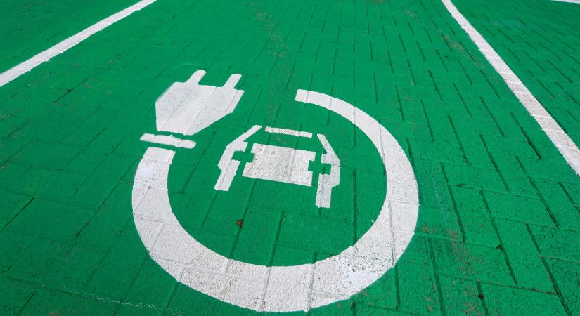 Alanyi jogon támogatná az MNB az elektromos autók vásárlását