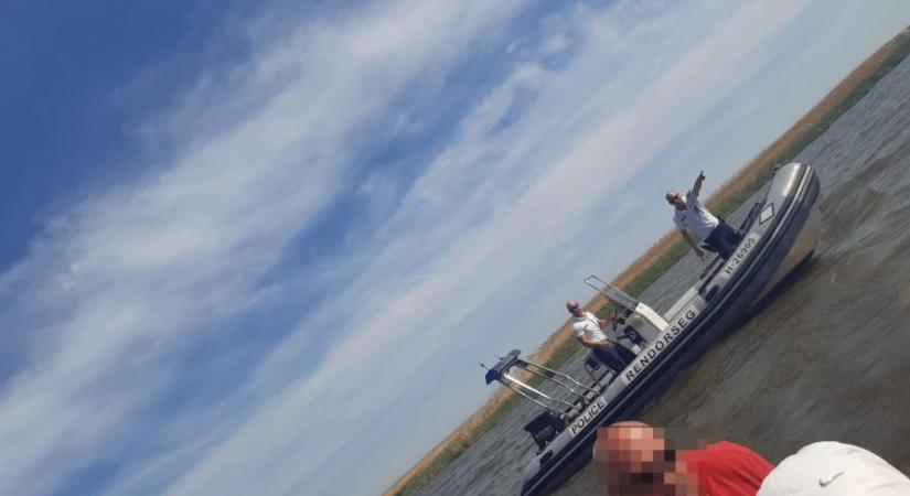 27 embert mentettek ki a rendőrök a szombati viharban a Tisza-tóból