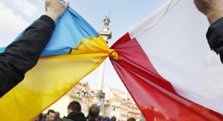Zelenszkij: a lengyel állampolgárok különleges státuszt kapnak Ukrajnában