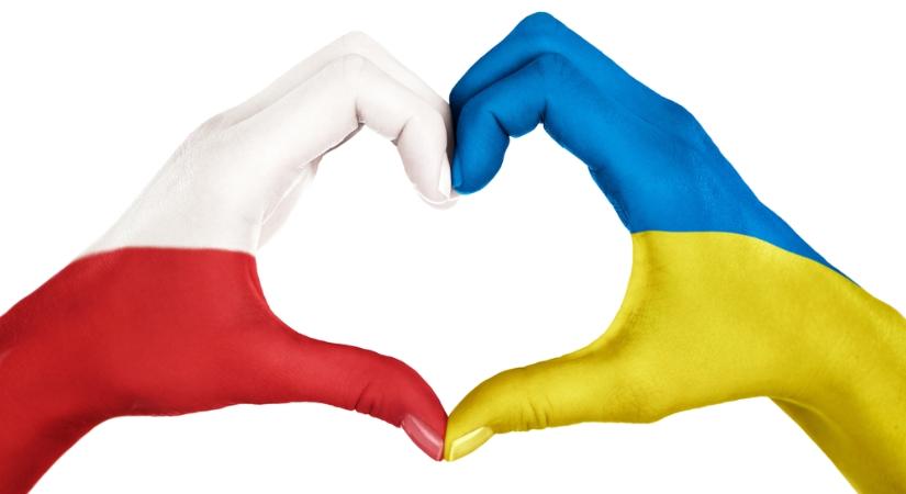 Ukrajna különleges jogokat adna a lengyel állampolgároknak