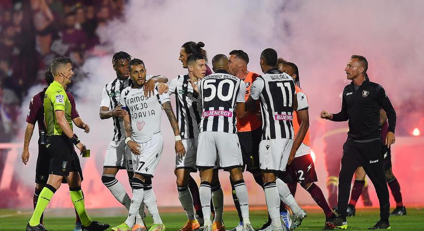 Serie A: görögtűzzel dobálták a gólszerzőt, bennmaradt a Salerintana