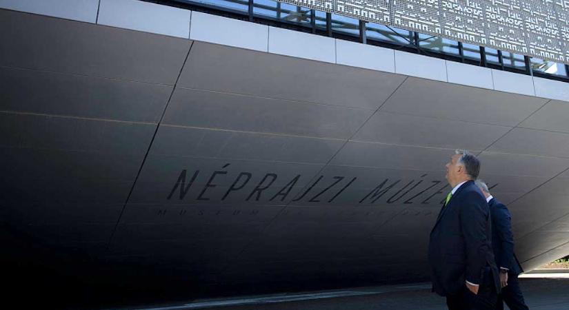 Orbán Viktor is rácsodálkozott a Városligetben az új Néprajzi Múzeumra, az Európában egyedülálló épület, hétfő délutántól látogatható