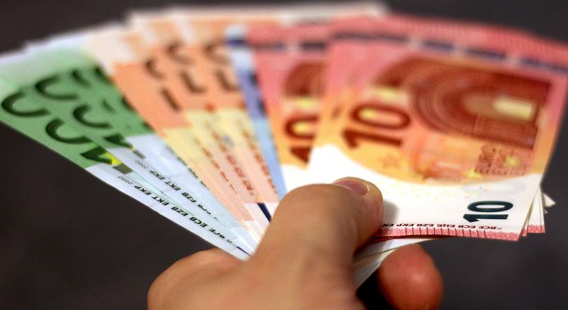 A lengyelek inkább az eurót választanák