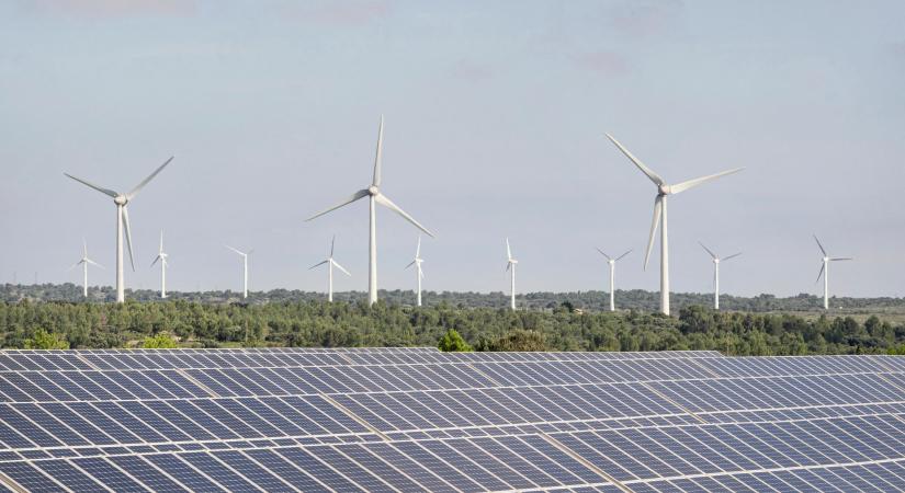 Az ELTE energiaföldrajzi kutatócsoportja szerint a szélerőművek és a napelemek összehangolt telepítése a nyilvánvaló megoldás