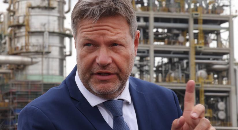 Kimondta a német alkancellár: támogatná Magyarország kihagyását az orosz olajembargóból