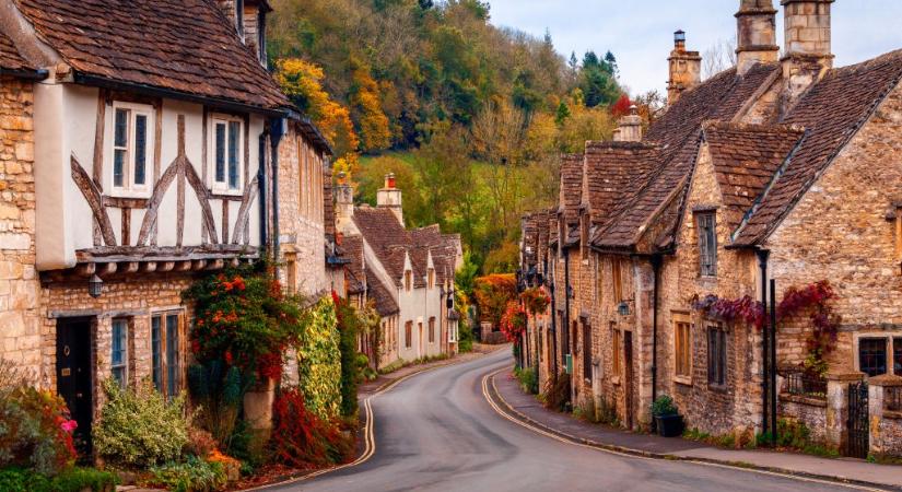 Eladó Anglia legszebb falujának legszebb háza