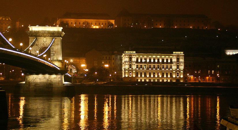 A hitelminősítő kidobta a rendszeréből a budapesti KGST-bankot