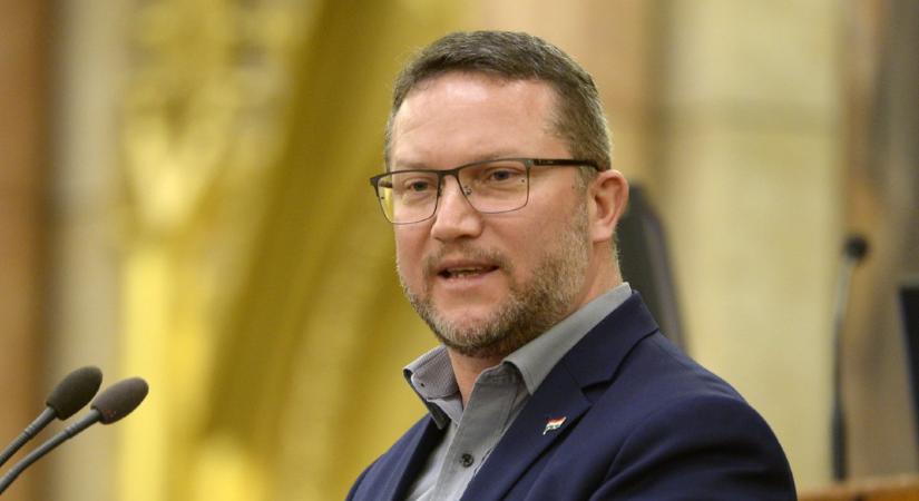 Ujhelyi István (Hírklikk): A Fidesz plakátokkal és jól hangzó mondatokkal nem fogja tudni kezelni a válságot