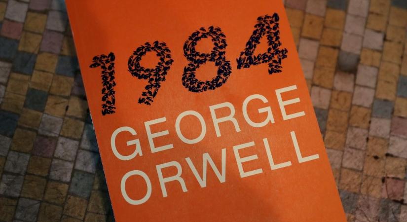 Az orosz külügy szóvivője szerint a liberalizmus haláról szól Orwell kultikus regénye, az 1984