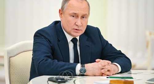 "Komolyan el fog beszélgetni" saját magával – így reagált Putyin a nyugati állításokra