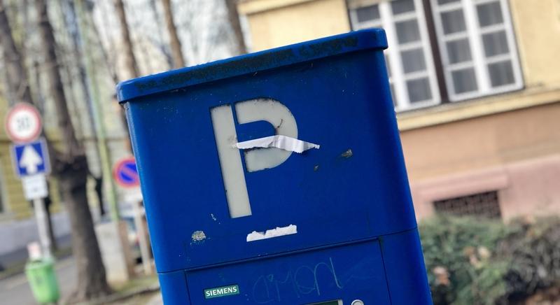 Nem lehet majd parkolni a Baross Gábor utcában