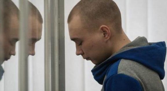 Életfogytiglani börtönbüntetést kapott a háborús bűnnel vádolt orosz katona