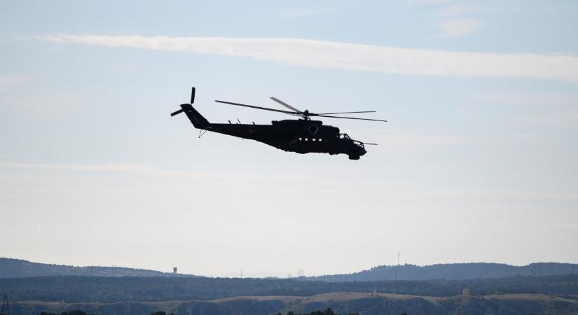 Csehország helikoptereket és harckocsikat adott Ukrajnának