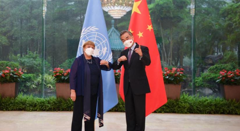 Az ENSZ főbiztosa Kínában járna utána a „jellegzetesen fejlesztett” emberi jogoknak