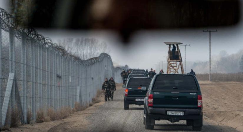 Több mint ezerháromszáz határsértő ellen intézkedtek a rendőrök a hétvégén