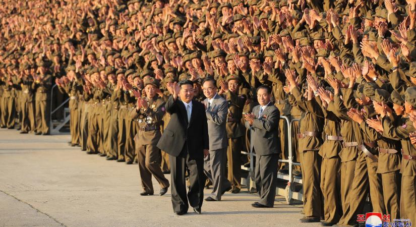 Észak-Koreában milliók szenvednek a „lázas megbetegedésben”