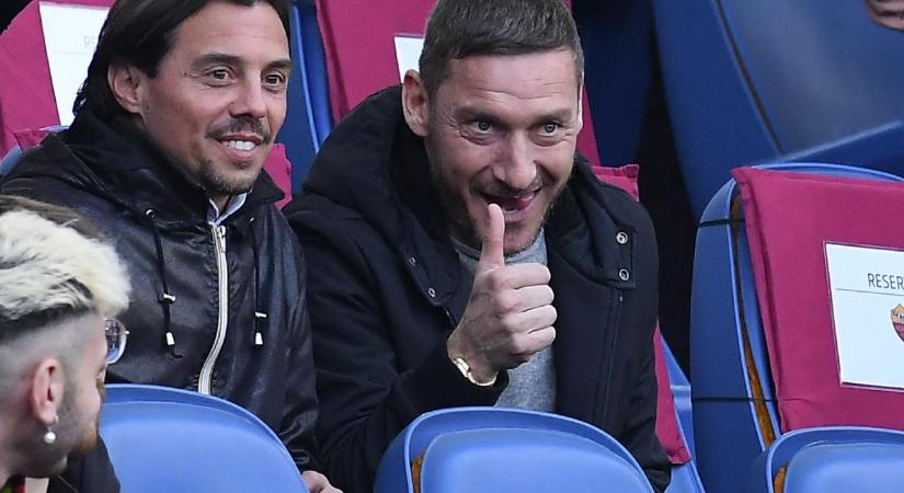 Roma: Totti a 10-es mezzel csalogatja Dybalát