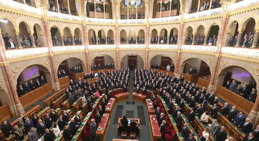A DK nem vesz részt az új kormány parlamenti eskütételén