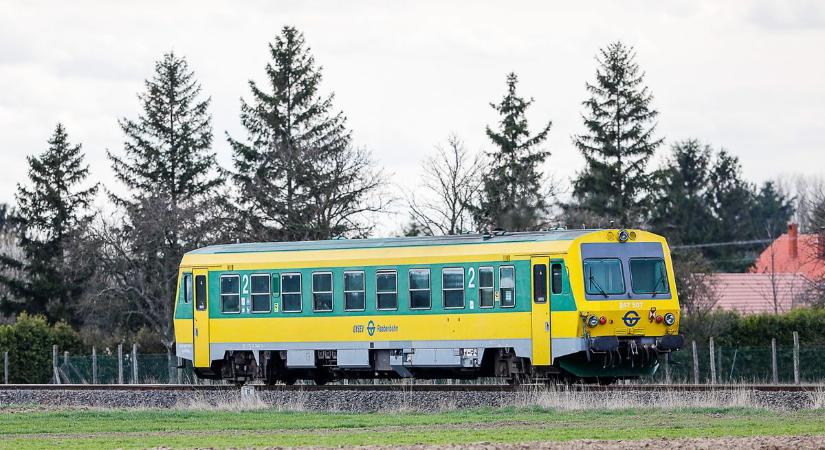 Hamarosan buszos és vasúti utazásra is érvényesek lesznek a bérletek Kőszeg és Szombathely között