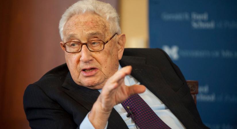 Kissinger szerint Ukrajnának területi engedményeket kell tennie Oroszország felé