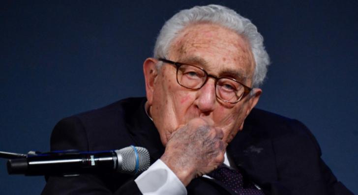 Kissinger: Ukrajnának területi engedményeket kell tennie