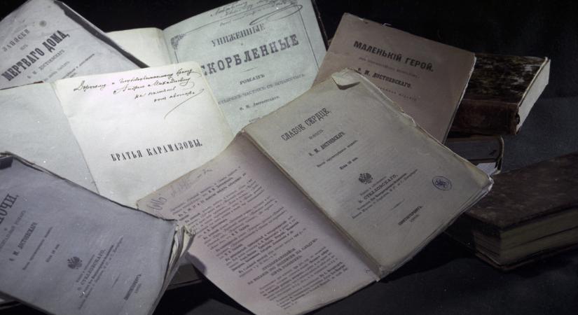 Több millió kötetet semmisítenének meg az ukrajnai könyvtárakban