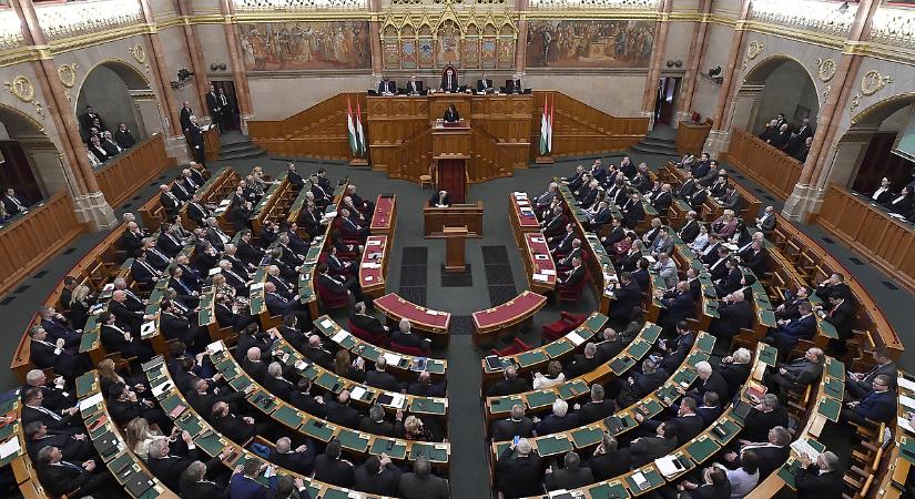 Máris új viták elé néz az új magyar kormány