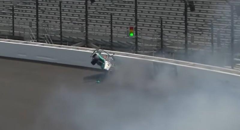 Nagy balesetet hozott az Indy 500 hétfői edzése – videó
