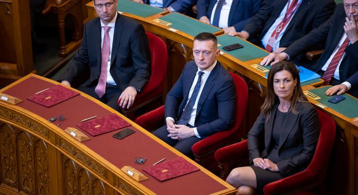 Orbán Viktor arra kérte Rogán Antalt, hogy segítse a polgárokkal való kapcsolattartást