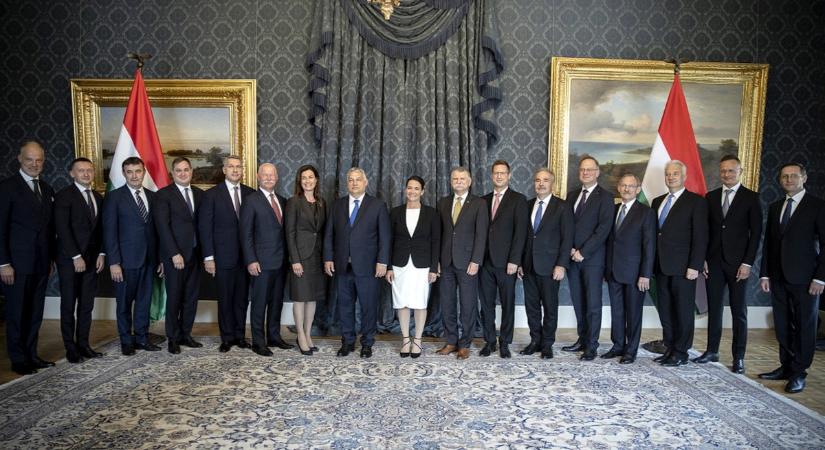 Esküt tettek a miniszterek, megalakult az ötödik Orbán-kormány