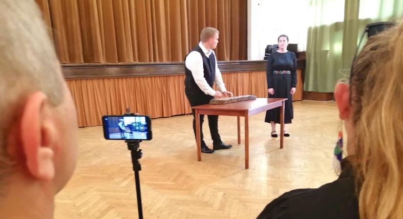 Rendhagyó koncertet adtak a Hermann László Zeneművészeti Szakgimnázium végzős diákjai