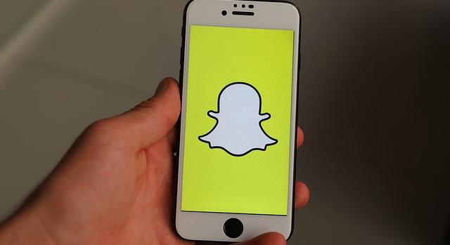 Agyoncsapták a Snapchat részvényeit
