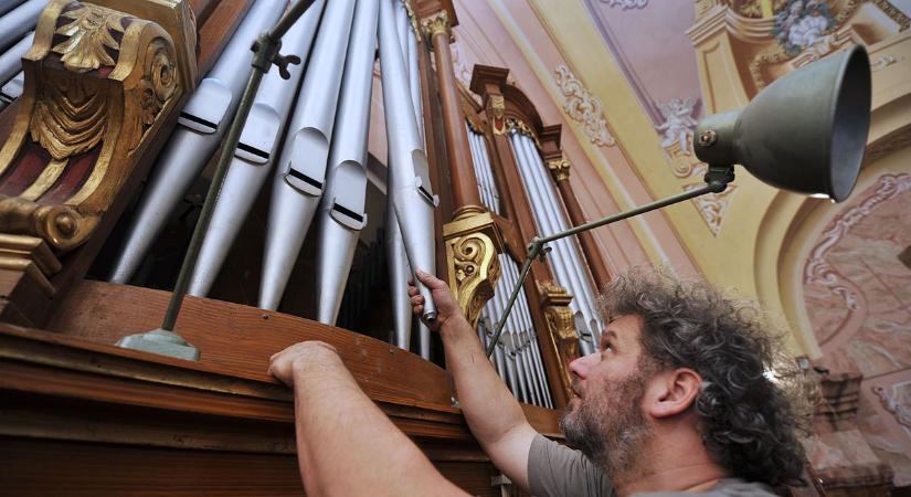 Felújítják a jánoshalmi katolikus templom orgonáját