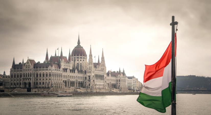 Biztonságpolitikai szakértő: a magyarországi háborús veszélyhelyzet hatálybalépése a jogalkotást egyszerűsítő lépés