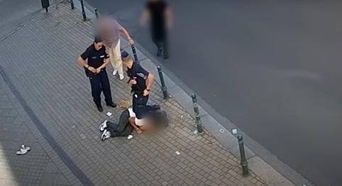 Videón, ahogy megakadályoznak a járőrök egy rablást a VI. kerületben
