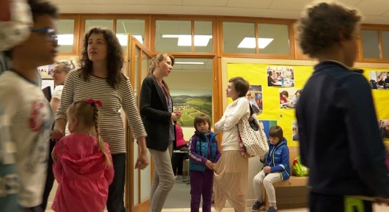 Sztoriban – Felértékeli, ajándékká változtatja az iskolai hétköznapokat a háború