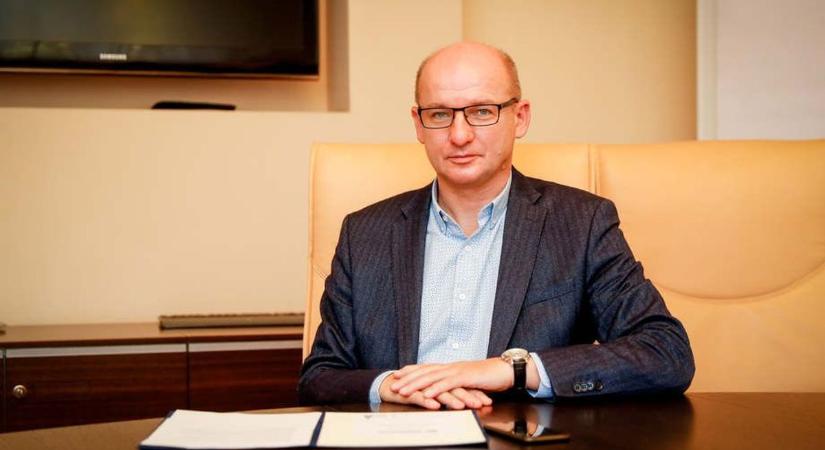 Dr. András István újabb négy évre kap rektori megbízatást a Köztársasági Elnök kinevezését követően