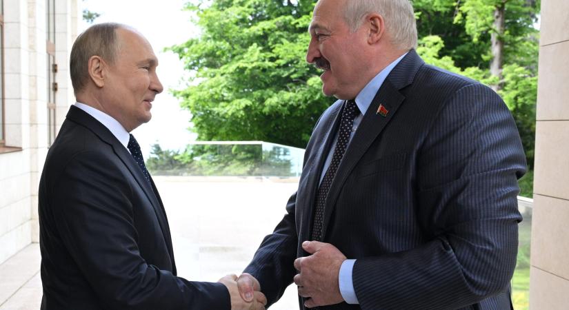 Putyin és Lukasenka azon viccelődött, hogy az orosz elnök hibás mindenért