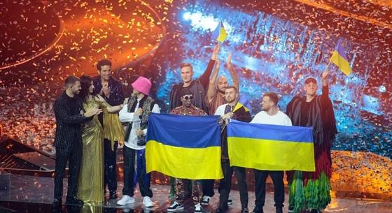 Elárverezi az Eurovíziós Dalfesztivál megnyeréséért járó trófeát a győztes ukrán zenekar