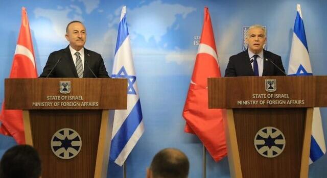 A kapcsolatok nagyköveti szintre emeléséről tárgyal Izraelben a török külügyminiszter