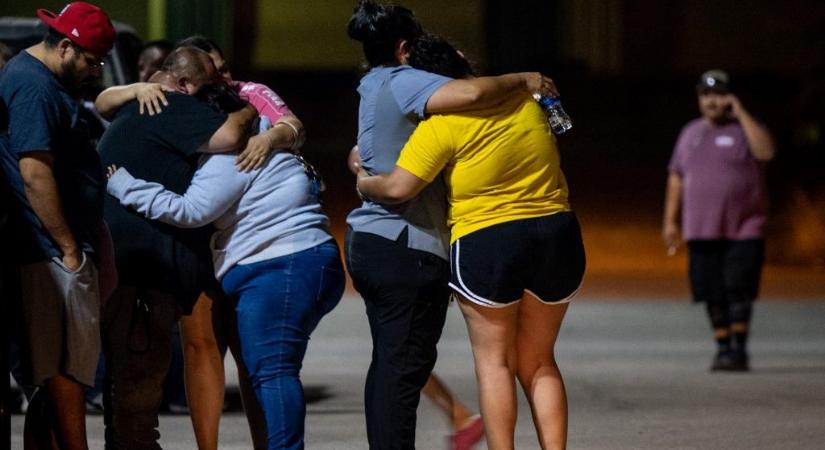 A 911-et tárcsázta a 10 éves kislány, amikor végzett vele a texasi tömeggyilkos