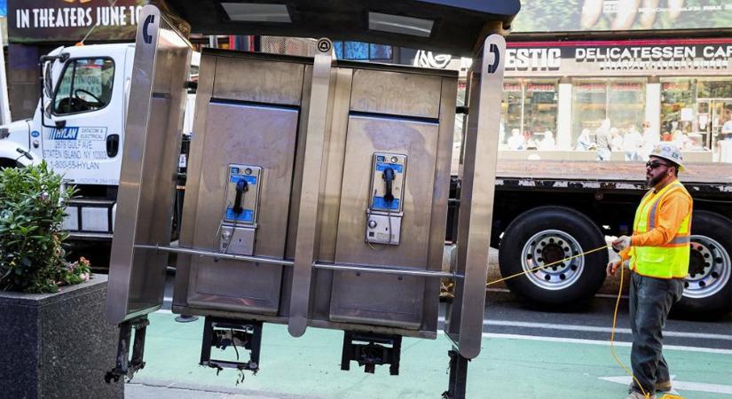 Egy korszak vége: eltávolították New York utolsó fizetős telefonfülkéjét is