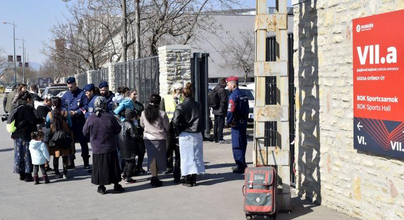 ORFK: több mint tízezren érkeztek szerdán Ukrajnából