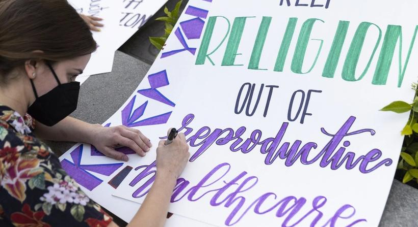 Oklahoma kormányzója aláírta az Egyesült Államok legszigorúbb abortusztilalmát